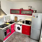 Quiet And Comfortable Apartment With Parking For A Nice Stay For Two, One Or A Couple Guests With A Child