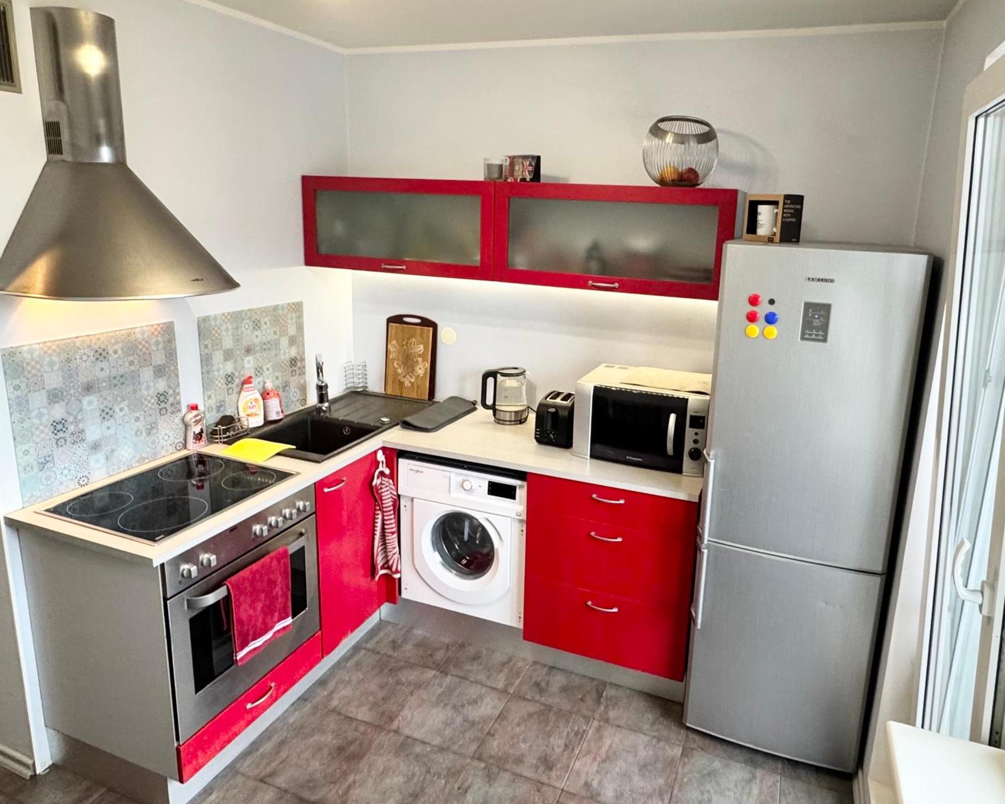 Quiet And Comfortable With Parking For A For Two, One Or A Couple Guests With A Child * Tallinn